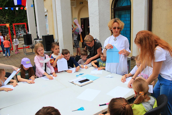 В Сочи открылись летние досуговые площадки для детей