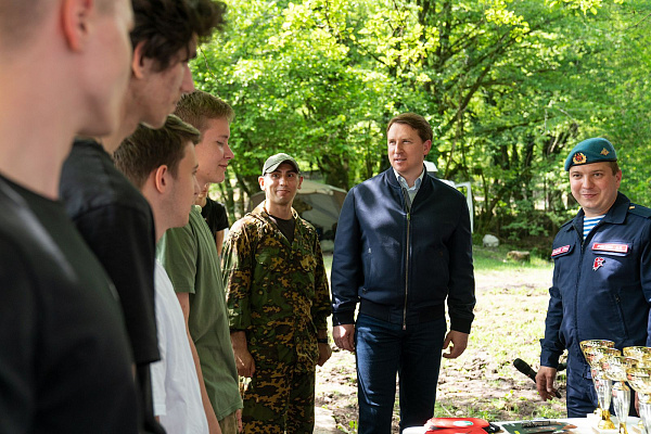 Глава Сочи Алексей Копайгородский посетил полевой лагерь военно-спортивной игры «Зарница-2023»